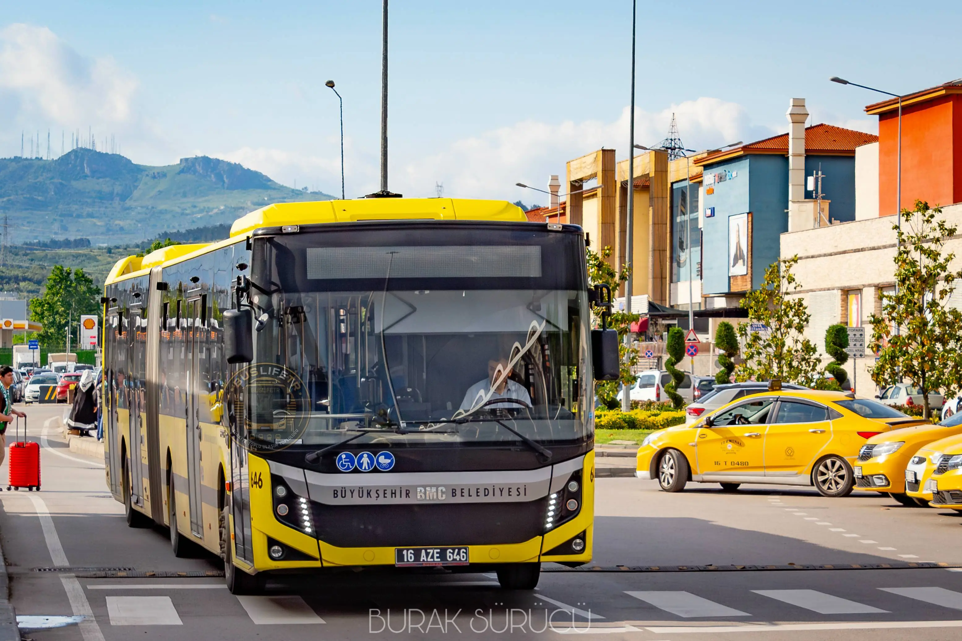 BURULAŞ / BMC Procity TR Körüklü otobüs fotoğrafı 646
16 AZE 646
BURULAŞ Otobüs Terminali