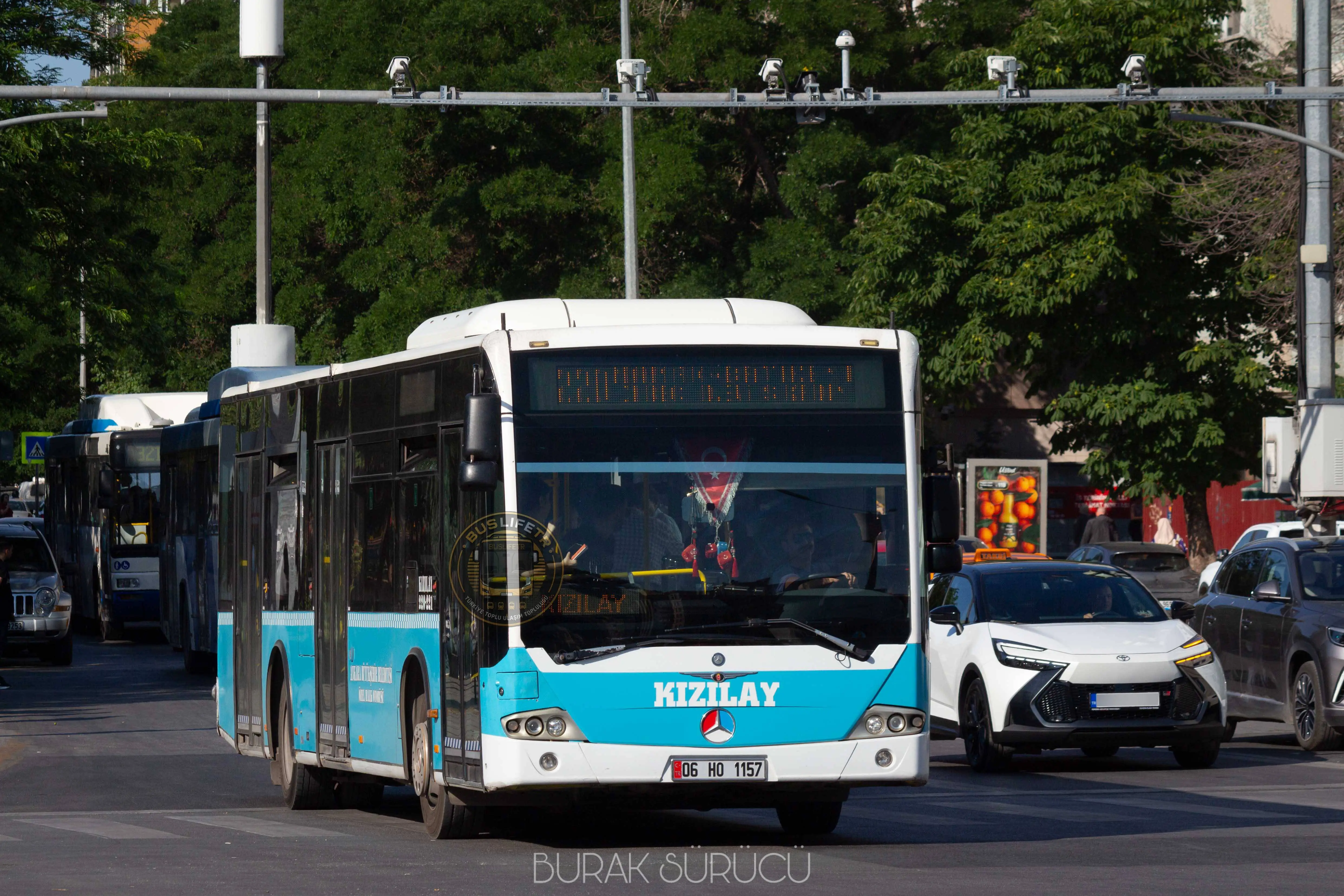 Özel Halk Otobüsleri otobüs fotoğrafı 06 HO 1157 / 37-229 (2023 ex 06 AGE 587)
2013 Mercedes-Benz Conecto II
220 Mamak - Batıkent Jandarma
Kolej Meydanı