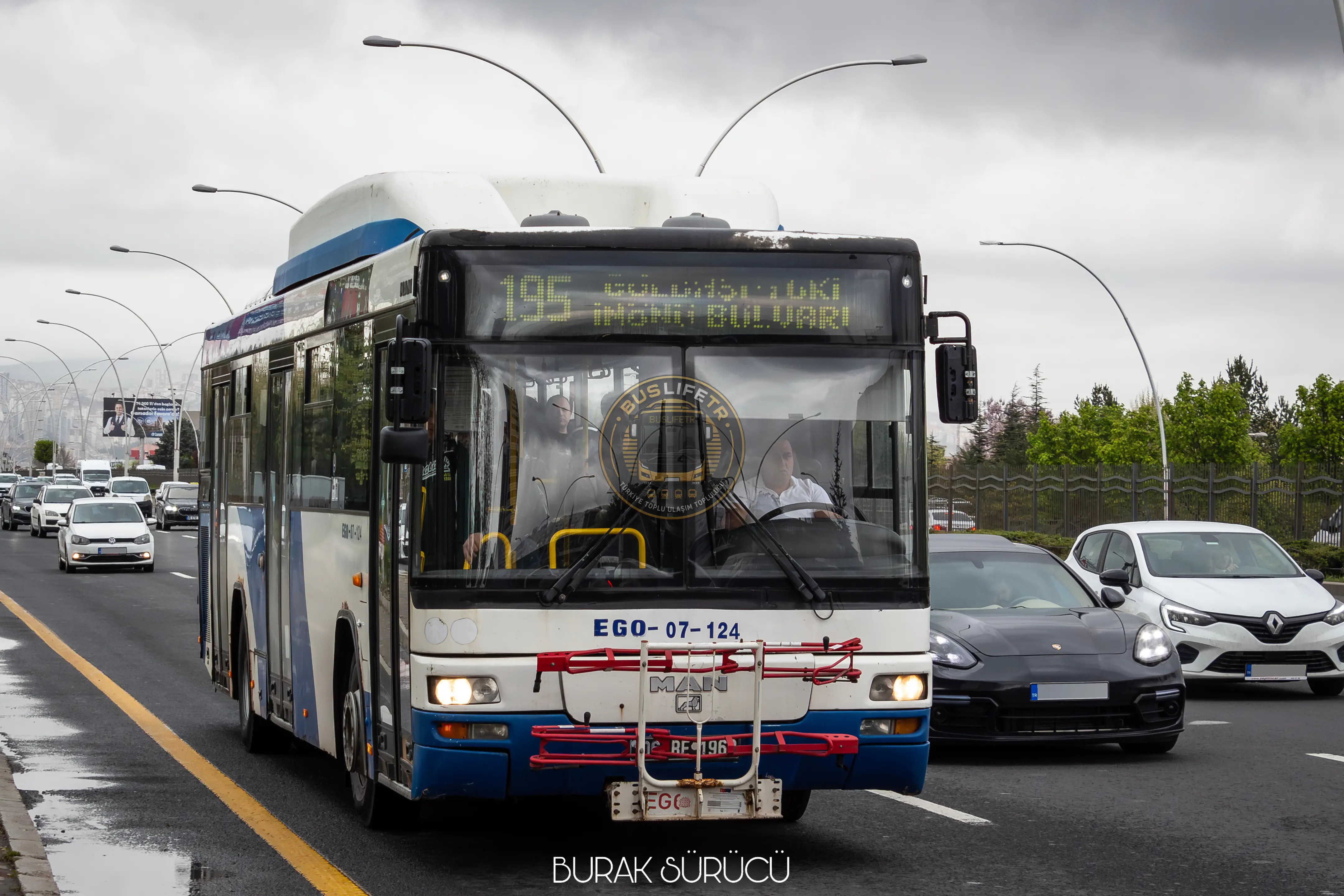 EGO / MAN A74 Lions Classic SL313 CNG otobüs fotoğrafı EGO-07-124
06 BE 1963
195-2 Ulus - Kızılay - Gölbaşı TOKİ
Mevlana Bulvarı (D.750)